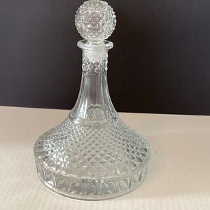 Elegant Crystal Glass Decanter